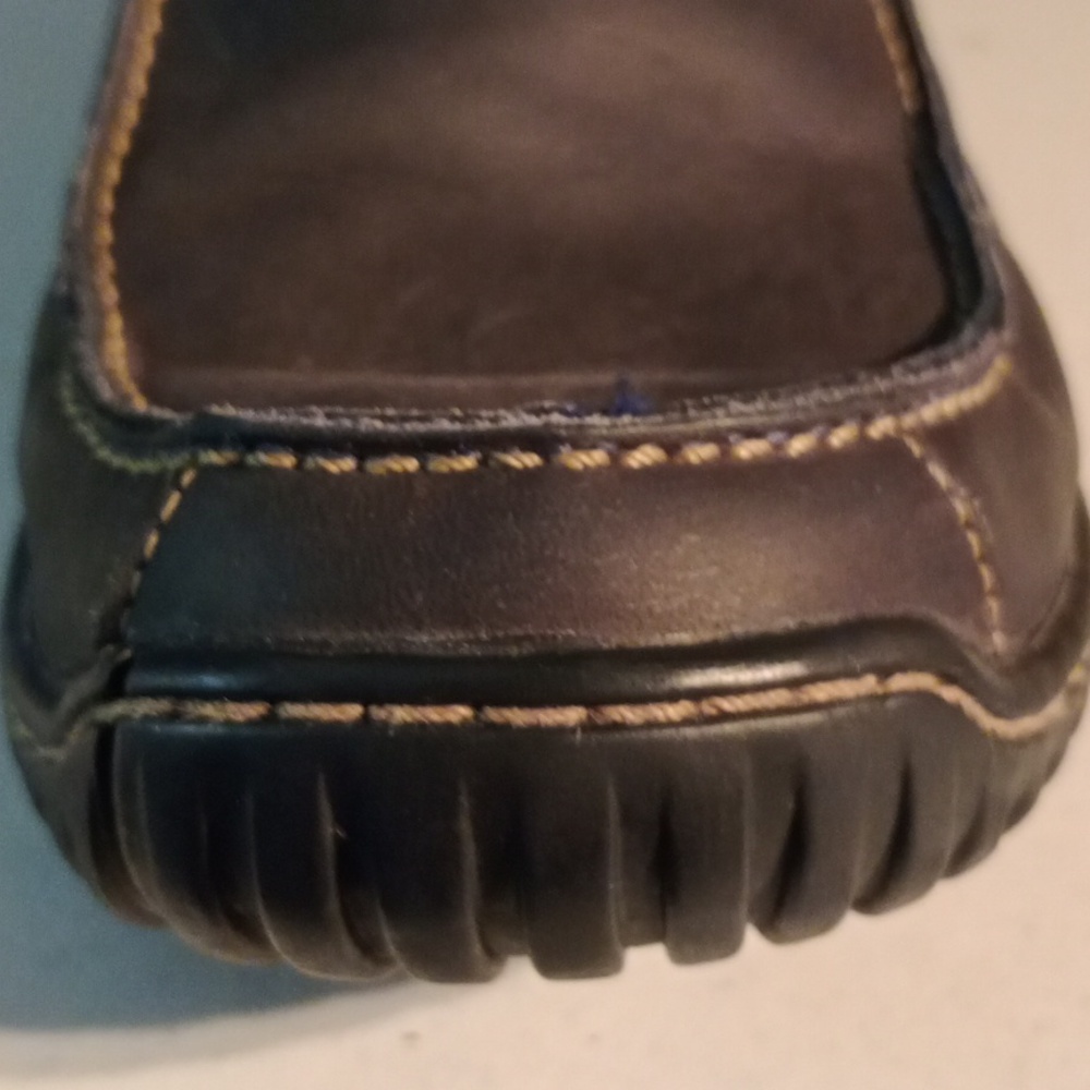 Clarks Women’s Black Clogs 34390, Leather uppers, Size 8.5 M